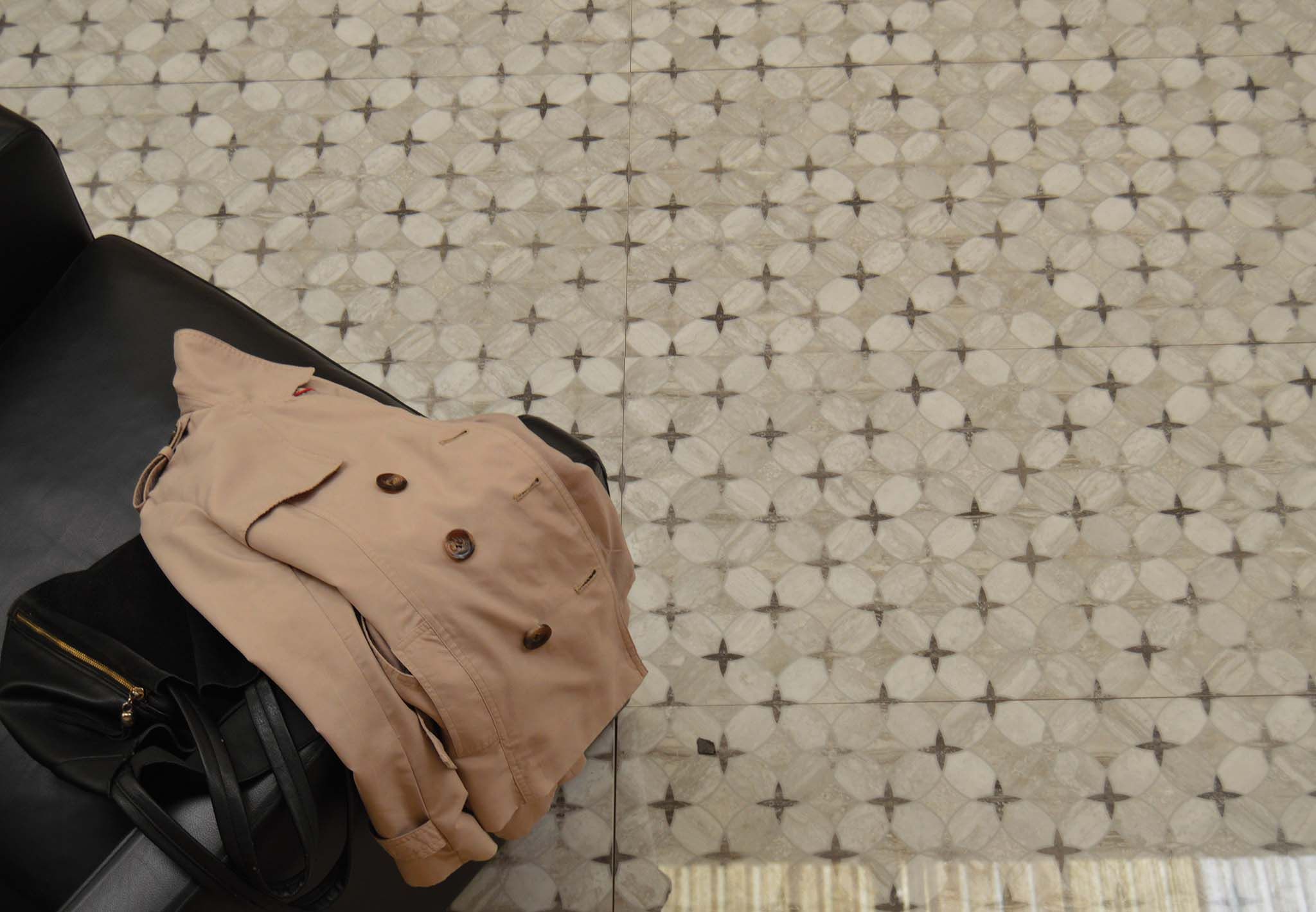 Castle Winsdor Polished 19x19 | Quality Carpet Inc.